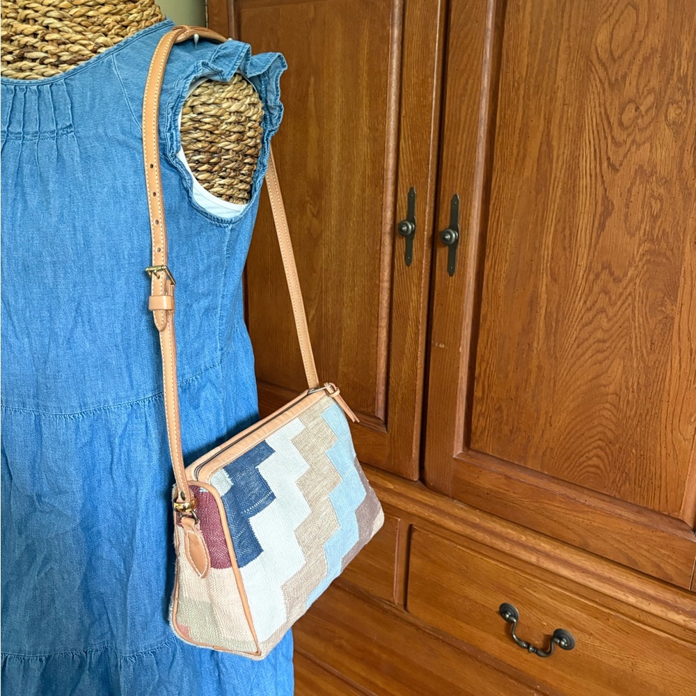 Vintage T. Cappelli shoulder bag pastel Aztec Dhurrie